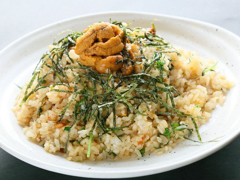 豪華な味わいは想像を超えた濃厚な旨み『名物ウニチャーハン』