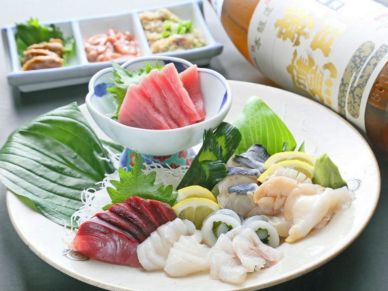 地元でとれた新鮮な魚介類を使用『鮮魚のお造り』