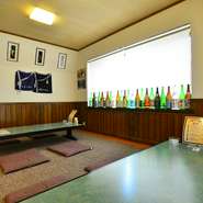 店内には、最大38名まで入れる広々とした座席も。会社の同僚や友人同士での宴会にもぴったりです。おいしいお酒と料理を味わいながら、大人数でわいわいと楽しむことができます。