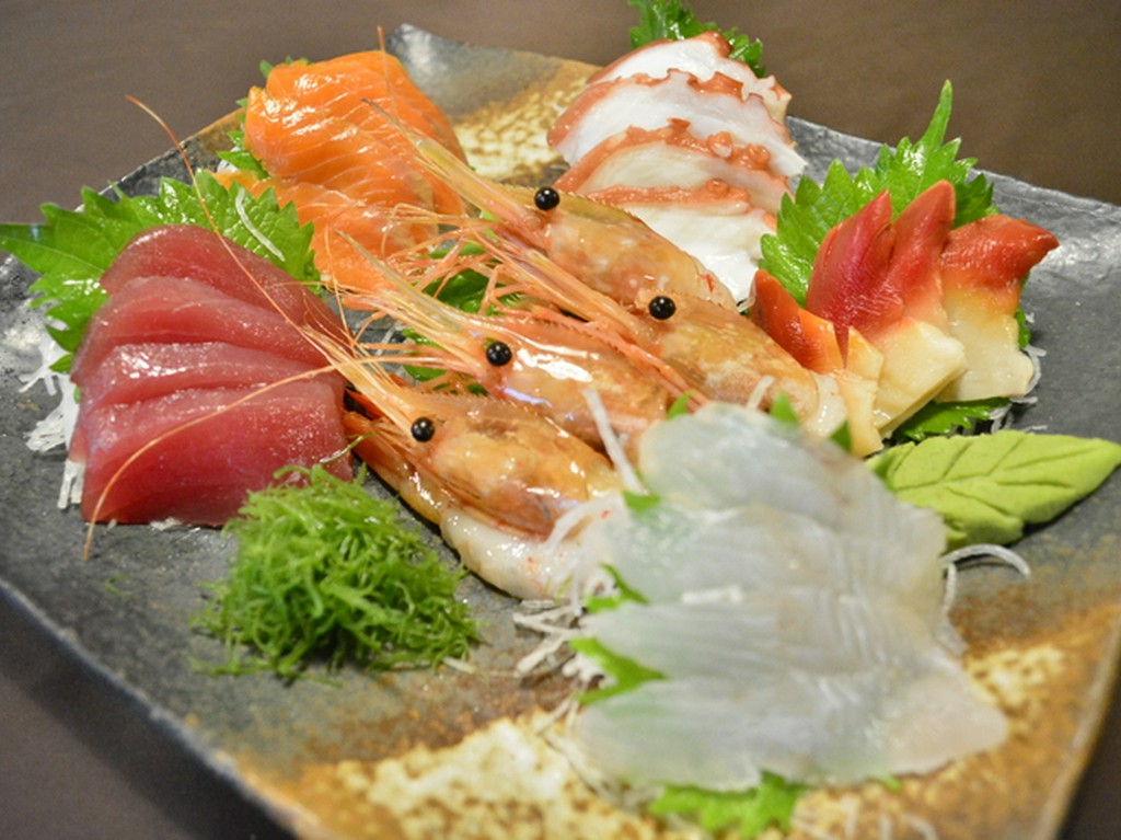  刺身盛り合わせ　1人前