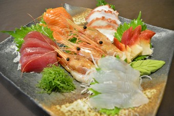  刺身盛り合わせ　1人前
