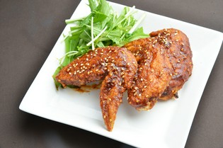 生産者から直接仕入れる食材にこだわっています