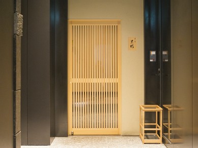 他店では飲めない日本酒や季節の日本酒などが豊富。ワインも充実