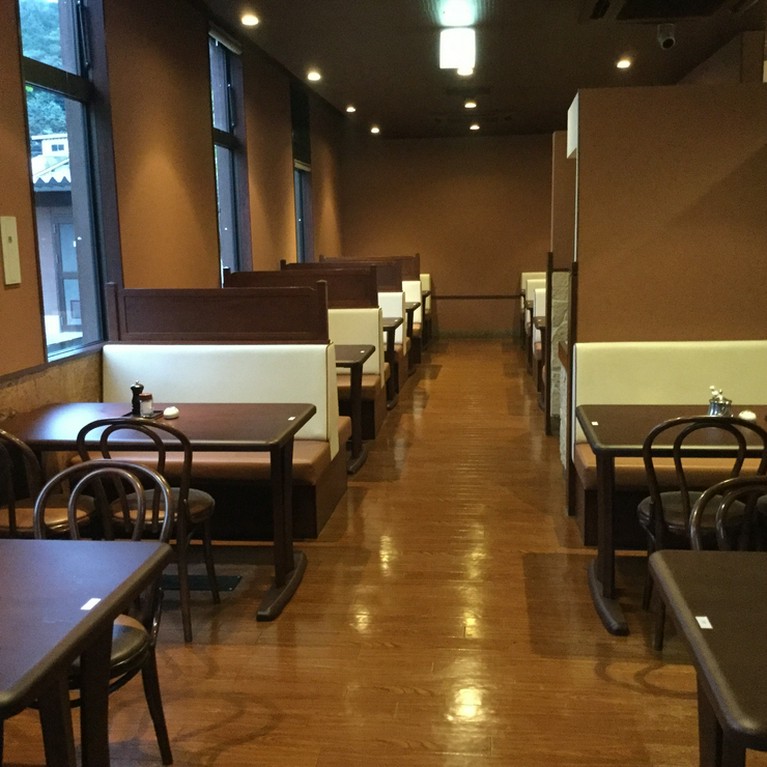 ほっと一息つきながら、おいしいステーキを満喫