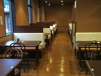 ほっと一息つきながら、おいしいステーキを満喫