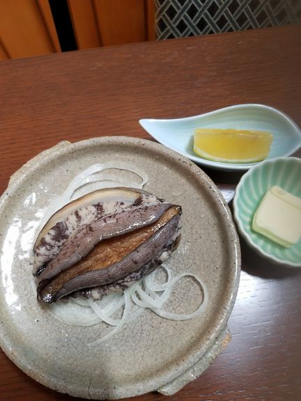 活鮑の陶板焼き