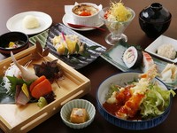 お昼から贅沢に蟹づくしのメニューが楽しめる『ミニ懐石コース』。「浜風」は、ずわい蟹、蟹グラタン、蟹しゅうまい、味噌汁など。「海潮」は、蟹グラタン、蟹茶碗蒸しなどが楽しめます。