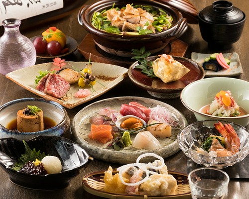 旬のお任せ会席コース、季節の味を織り交ぜご提供致します