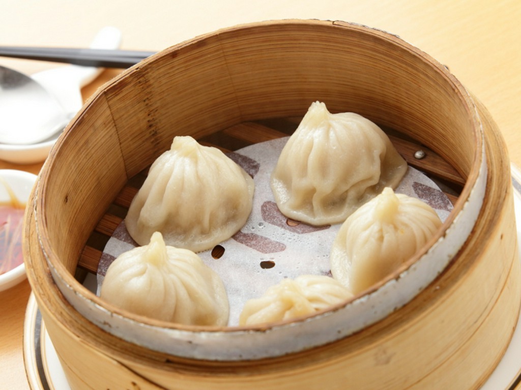 極上の豚のうまみを贅沢に閉じ込めた『米沢豚一番育ち入り小籠包（5個）』
