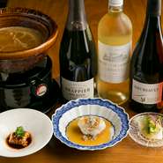 ソムリエが厳選したワインをベースに、ビールやシェリー酒、日本酒、紹興酒など様々なお酒を料理にあわせて提供してくれる「アルコールペアリング」。お酒を飲めない方には、お茶のペアリングコースもあります。