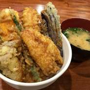 きす、いか、舞茸、なす、いんげん、かぼちゃ、みそ汁