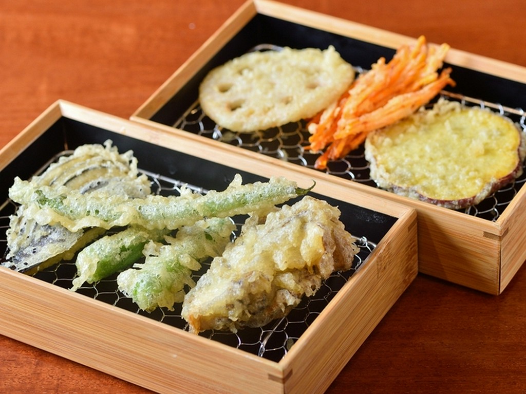 全国から仕入れる四季折々の野菜を使った『国産野菜天ぷらめし』