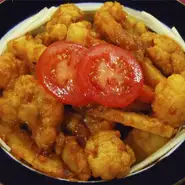 ジャガイモとカリフラワーのスパイシーでドライなカレー。