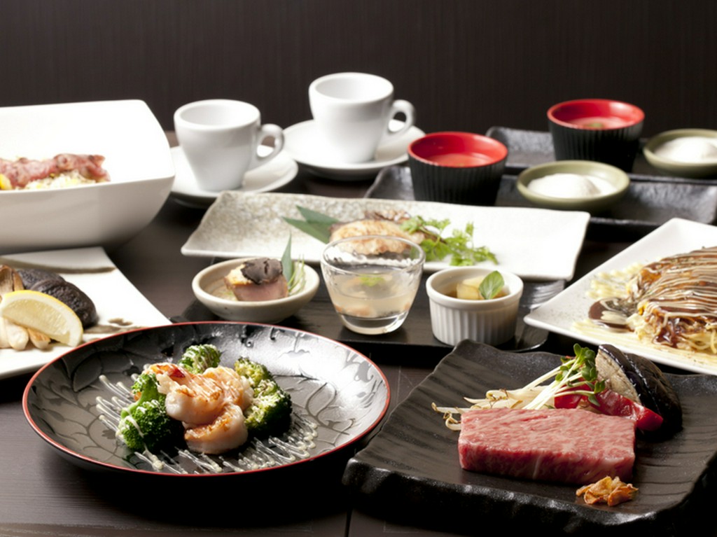 A5ランクのステーキと広島の新鮮な海鮮