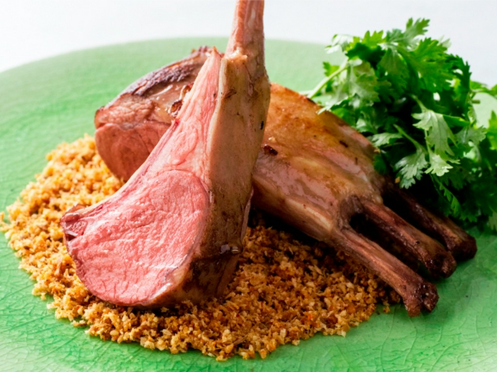 美と健康も意識した究極の逸品を、厳選ワインと共に