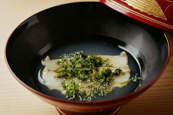 香りと旨みを存分に味わう『鮑のお椀』