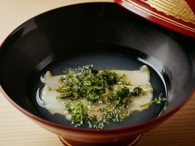 香りと旨みを存分に味わう『鮑のお椀』
