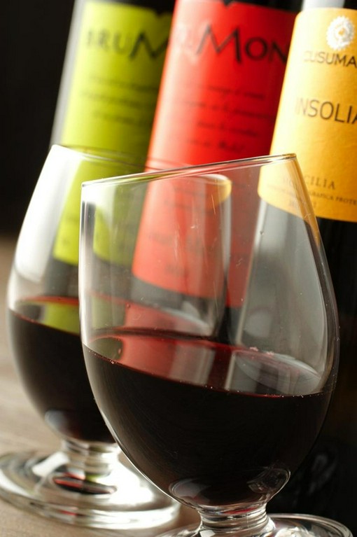 落ち着いた温かみのある店内はデートにもぴったり