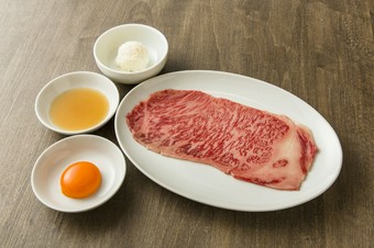 サーロインのすき焼き　厳選卵2個、一口ライス付