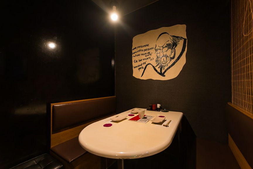 女性ひとりでも入りやすいオシャレなお店