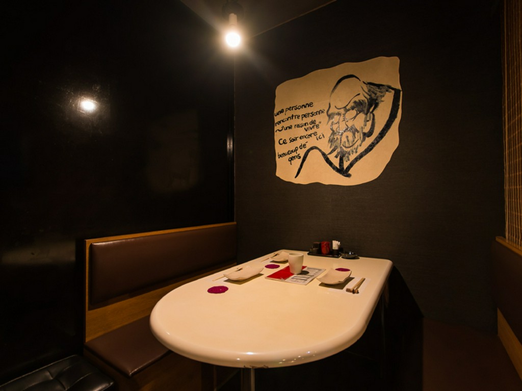 女性ひとりでも入りやすいオシャレなお店