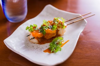 特製ソースでいただく『海老串　アメリケーヌ』