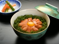 厳選された新鮮なうにを心ゆくまで堪能できる『うに丼』