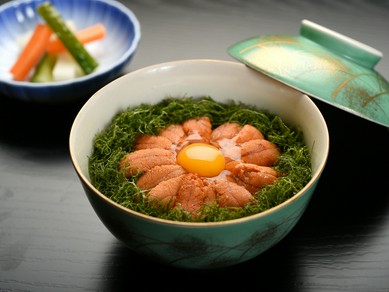 厳選された新鮮なうにを心ゆくまで堪能できる『うに丼』