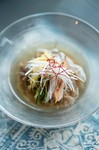 小　950円

そば粉入りの韓国麺を使用。あっさり和風スープで、〆にお勧めのさっぱりした味わい。