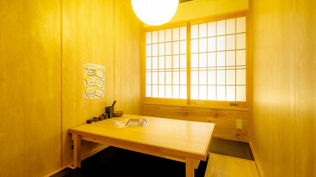 ゆっくりお酒を飲みながら、食事を満喫できる快適空間