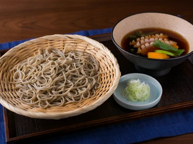 オレンジをアクセントに使った、ヌーベル和食風『鴨せいろ』