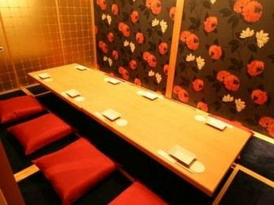 少人数2名用から大宴会48名向きの掘りごたつ個室まで完備