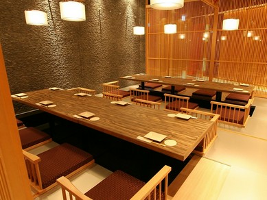 季節に合わせた色々なコース料理は、宴会にも嬉しいメニュー