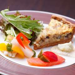 旬の野菜などを使った『前菜の盛り合わせ』をぜひ味わって