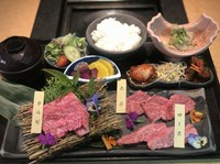 炭火焼肉なのはなの焼肉を是非ご賞味ください!