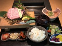 お好きな部位が選べます!
目の前でスタッフがお焼きします!!