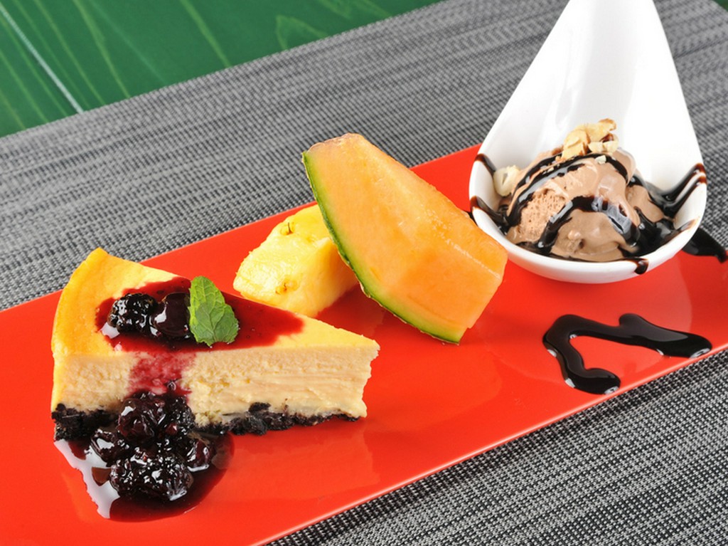 自家製スイーツと旬のフルーツを『デザートプレート』で満喫