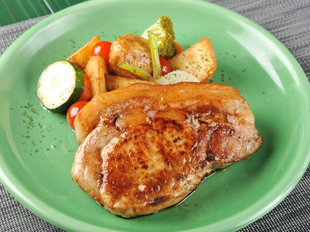 ブランド豚の濃厚な旨みが口に広がる『館ヶ森高原豚のソテー』 ※前日までに要予約