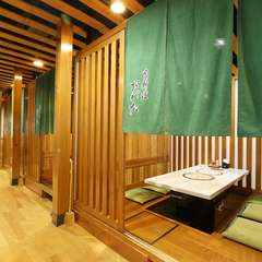 プライベート感あるボックス席で、極上黒毛和牛のおもてなし