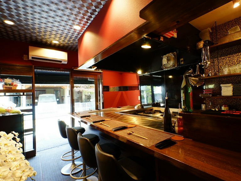 目の前で焼かれる奈良の食材。香りを体感できる記念日デート