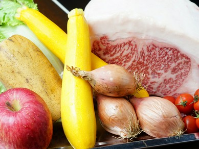 奈良県産の食材を中心に厳選仕入れ『大和牛と季節の野菜』
