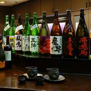 日本酒、焼酎、ワインなど、人気の銘柄を提供
