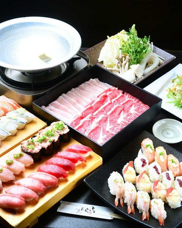 新鮮な魚と共に、厳選された肉もたっぷり食べられる『寿司・しゃぶしゃぶ食べ放題、飲み放題コース』