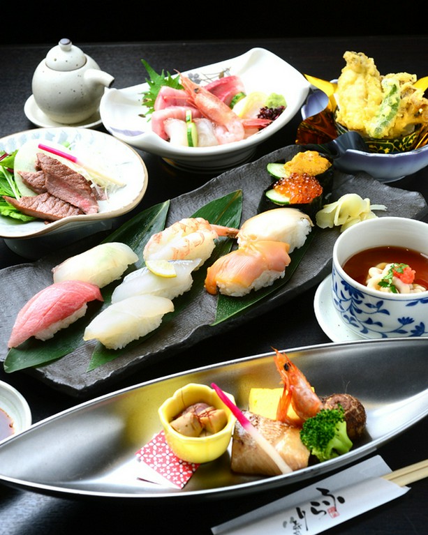 厳選食材をつかった彩も美しい『加賀百万石コース』