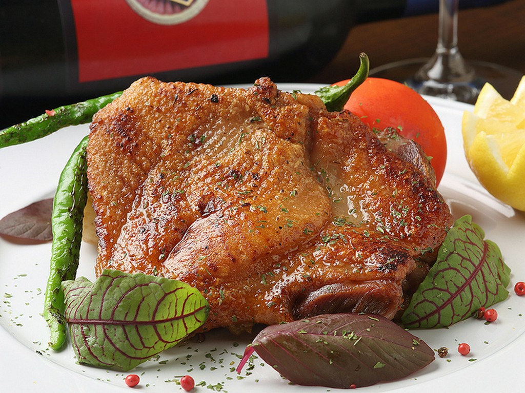 『岡崎おうはん鶏モモ肉の炭火焼き』