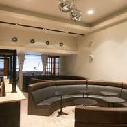 2階にある個室は、15～40名まで使用可能。友達同士で集まって、ワイワイ楽しめるGOODスペースです。周りに気兼ねなく過ごせるので、お子様連れのママ会や同窓会などにいかがでしょうか。