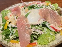 主に福岡県産の旬の野菜を使用。