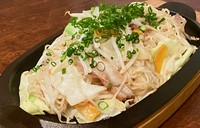 久留米「大砲ラーメン（麺工房）」の麺を使用。