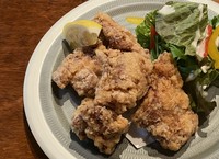 八女の茶園さんの「八女炭蘇鶏」を使用。