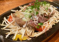 八女の井手口さんの猪肉を使用。